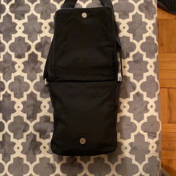 Auth Burberry flight bag made Italy - Picture 6 of 9